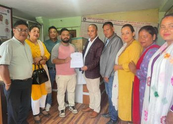 समाजसेवी थापाको पहलमा पनौतीका दुई स्वास्थ्य चौकीलाई स्वास्थ्य सामाग्री सहयोग