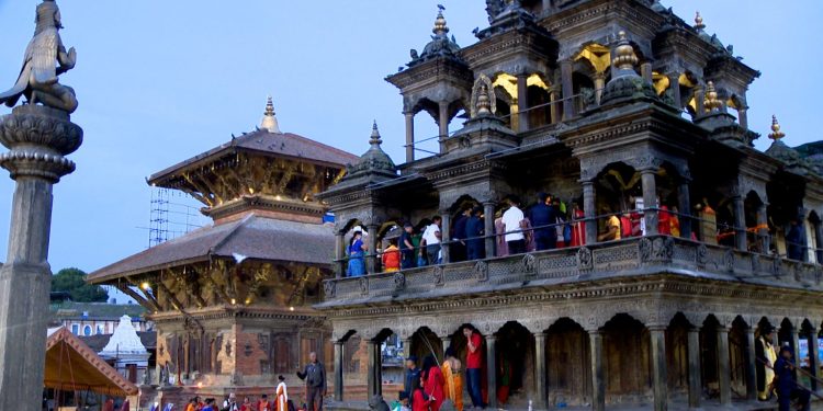 श्रीकृष्ण जन्माष्टमी :पाटनको कृष्ण मन्दिरमा भक्तजनहरूको घुइँचो