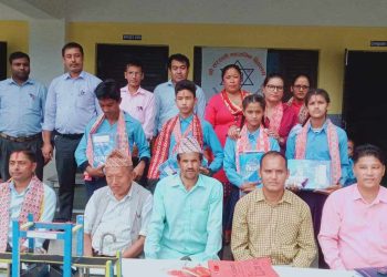 मन्थली १० का वडा अध्यक्ष तामाङले गरे विद्यार्थीलाई प्रोत्साहन