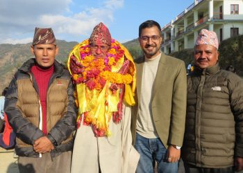 शिक्षक लक्ष्मण कुमार घिमिरेको अवकाश भएको दिन छोरा इन्जिनियरले गरे छात्रवृत्तिको घोषणा।