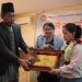 मन्थली नगरपालिकाको १४ औं नगरसभामा खेलाडी रुनिसा बस्नेत सम्मानित