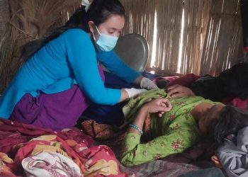 ३ घण्टा हिडेरै प्रसुती गराउन पुगे राक्सिराङ्गका स्वास्थकर्मी लामा