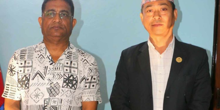 प्रदेशका खानेपानी तथा सिंचाइ मन्त्री श्रेष्ठ र उपप्रधान एवं भौतिक पुर्वाधार तथा यातायात मन्त्री महासेठबीच भेटवार्ता