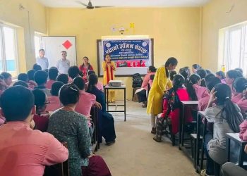 न्यानो आँगनद्वारा विद्यार्थीलाई छात्रवृत्ति वितरण
