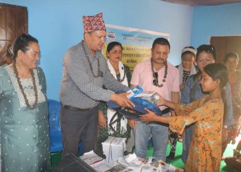 बनकरियाबस्तीमा पुस्तकालय र शैक्षिक सामग्री वितरण