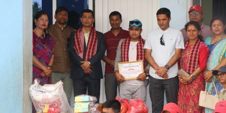 खाद्यान्न तथा फलफूल वितरण