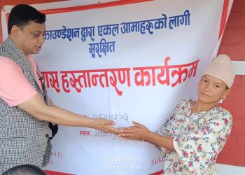 मनहरीका ४ विपन्न एकल महिलालाई घर हस्तान्तरण