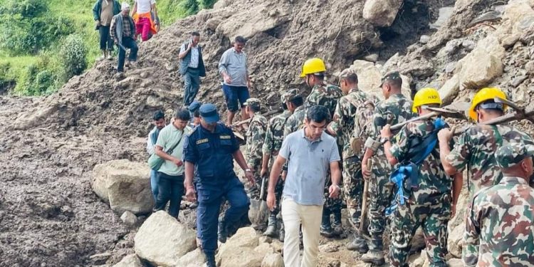 दोरम्बाका पहिरो पिडितलाई प्रदेश सरकारले उचित राहतको ब्यवस्थापन गर्छ : माननीय चौलागाईं