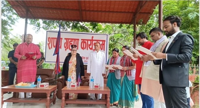 राज्यमन्त्री बर्खास्त, चौतर्फी दबाब थेग्न नसेकेको मुख्यमन्त्री सिंहको भनाइ