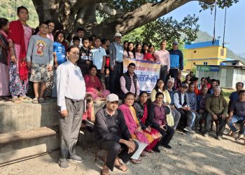 बिद्यार्थी र अभिभावकसँग मन्थली माबिको टिम आज गाइखुरा