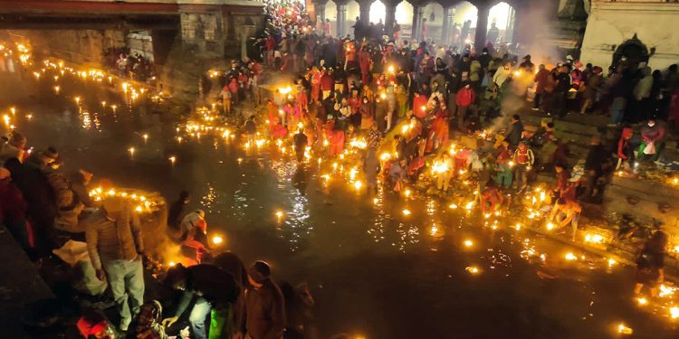 मार्गशीर्ष कृष्ण त्रयोदशी : बालाचतुर्दशीको अघिल्लो रात पशुपतिनाथ मेला