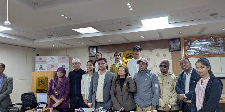 निःशुल्क उपचारबाट खुशी जलनपीडितले स्वास्थ्य मन्त्री पौडेललाई दिए धन्यवाद