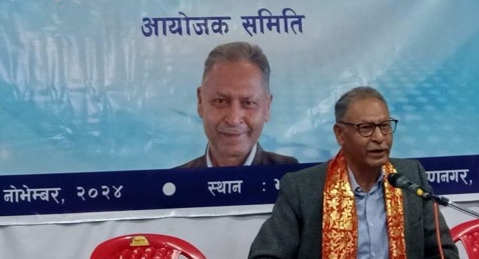कवि अधिकारीव्दारा एकल कविता वाचन