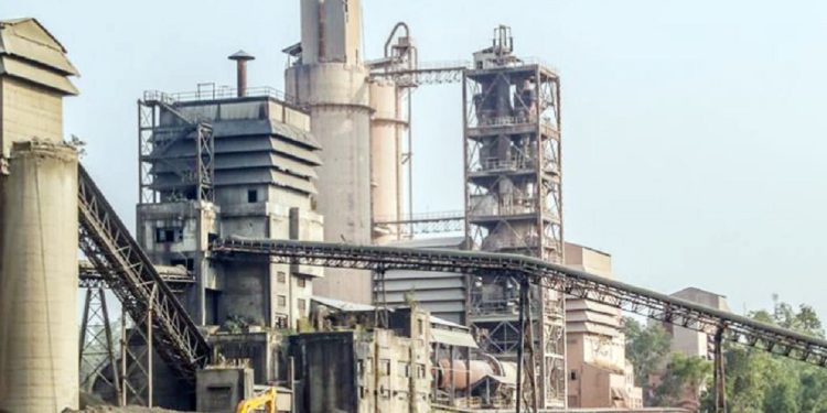 हेटाैँडा सिमेन्ट उद्योगमा सिमेन्ट उत्पादन गर्न अझै डेढमहिना लाग्ने
