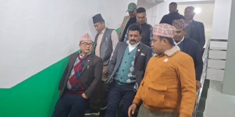 मन्थलीमा प्रदेश अस्पताल आवश्यक महसुस भयो: मन्त्री लामिछाने