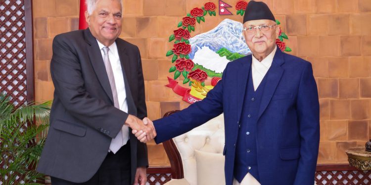 प्रधानमन्त्री ओली र श्रीलङ्कका पूर्वराष्ट्रपति विक्रमासिङ्घेबीच भेटवार्ता