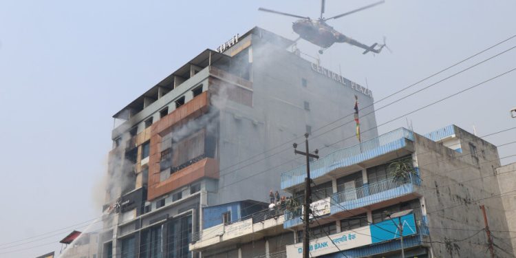 सेन्टर प्लाजामा भएको आगलागी छ घण्टापछि नियन्त्रणमा