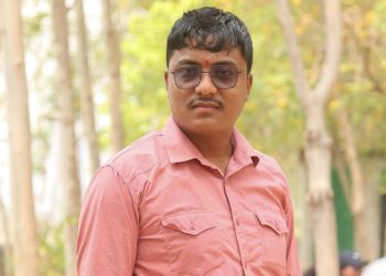 मन्थली नगरपालिका ३ का सचीव श्रेष्ठ गएनन् कार्यलय