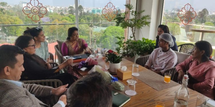 बिद्यार्थीलाई प्राबिधिक सिप प्रदान गरिदै