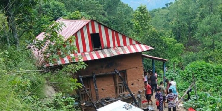 सिन्धुली गोलाञ्जोरमा एकै परिवारका १६ जना सम्पर्कविहीन, खोजी कार्य जारी