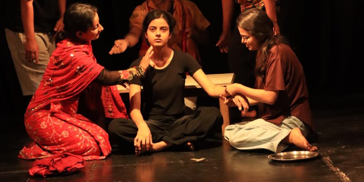 सर्वनाममा नाटक ‘जब फूलले आकार लिन्छ…’ मञ्चन