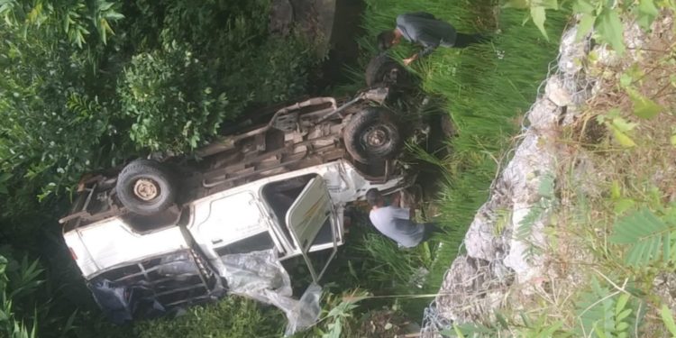 खिम्ती छ्तुने खोलामा बोलेरो दुर्घटना, ४ जना घाइते