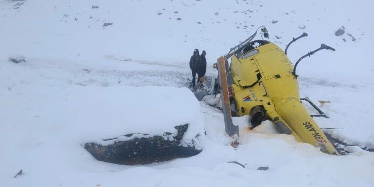 सोलुको लोबुचेमा हेलिकप्टर दुर्घटना, चालक सकुशल