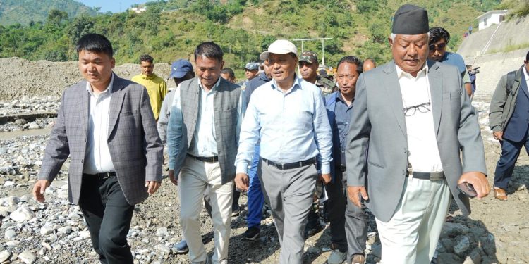 क्षतिग्रस्त बीपी राजमार्ग छिट्टै सञ्चालनमा ल्याउन मन्त्री घिसिङको निर्देशन