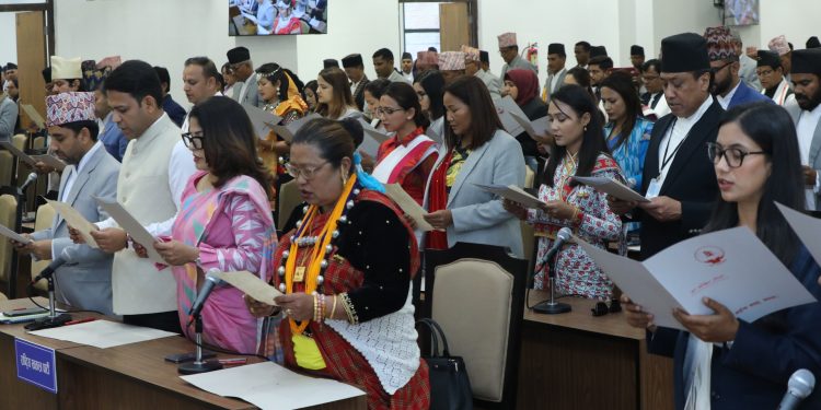 त्रिसठ्ठीभन्दा बढी सांसदद्वारा मातृभाषामा शपथ