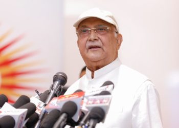 एमाले प्रतिवेदनमा ओलीलाई नेतृत्व छाड्न सुझाव